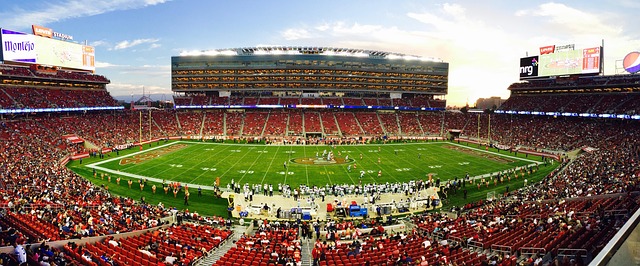 Packed American football stadium — Gamma IPTV carries NFL coverage for European viewers