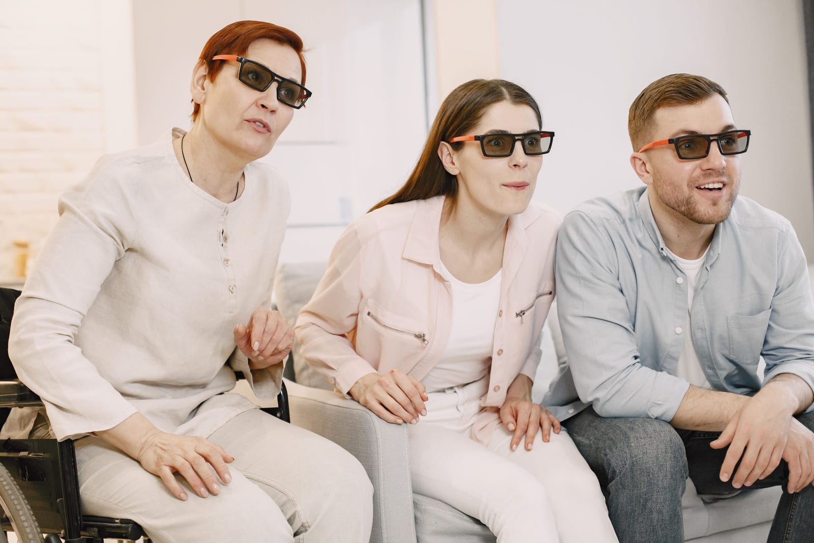 Family choosing a nordic iptv subscription plan on a laptop